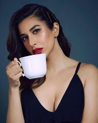 Sophie Choudry